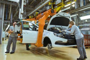 Выбираем отечественный легковой автомобиль